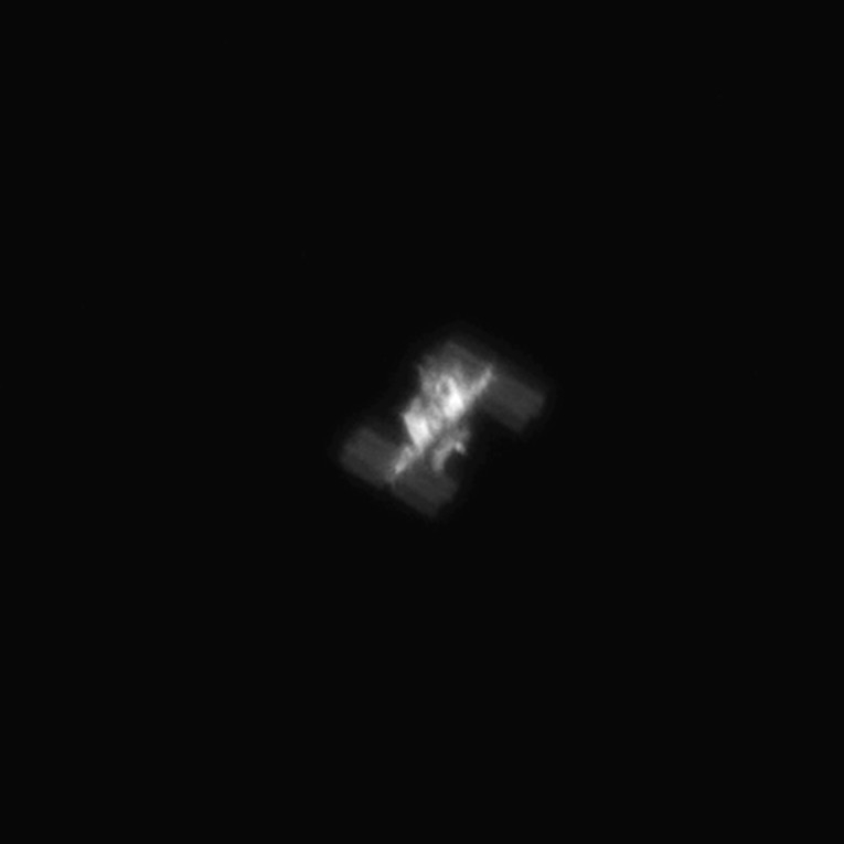 ISS et presque demi lune 122643-1585777768