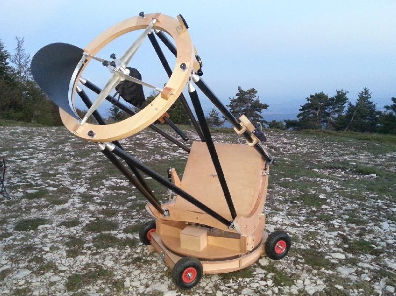 Télescope Dobsonfactory 600 F/D3.2 motorisé goto + accessoires