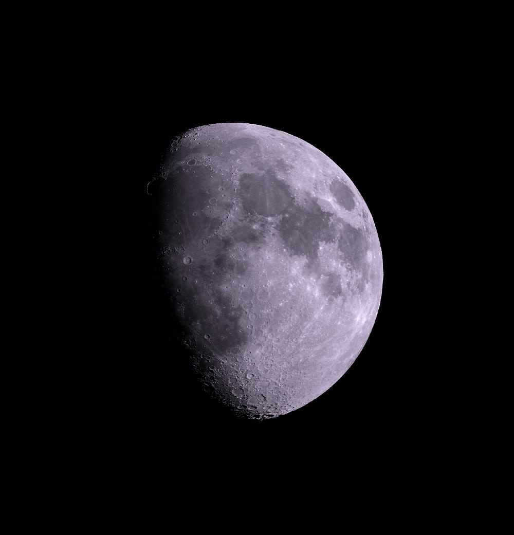 la lune hier soir au dixième jour et 3 heures derawtisée la lune hier soir au dixième jour et 3 heures derawtisée