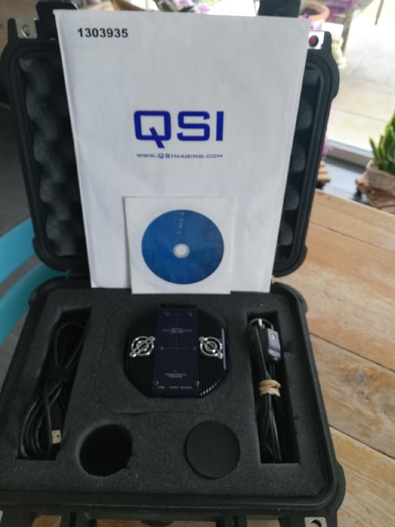 Caméra QSI 583 WSG et accessoires Caméra QSI 583 WSG et accessoires