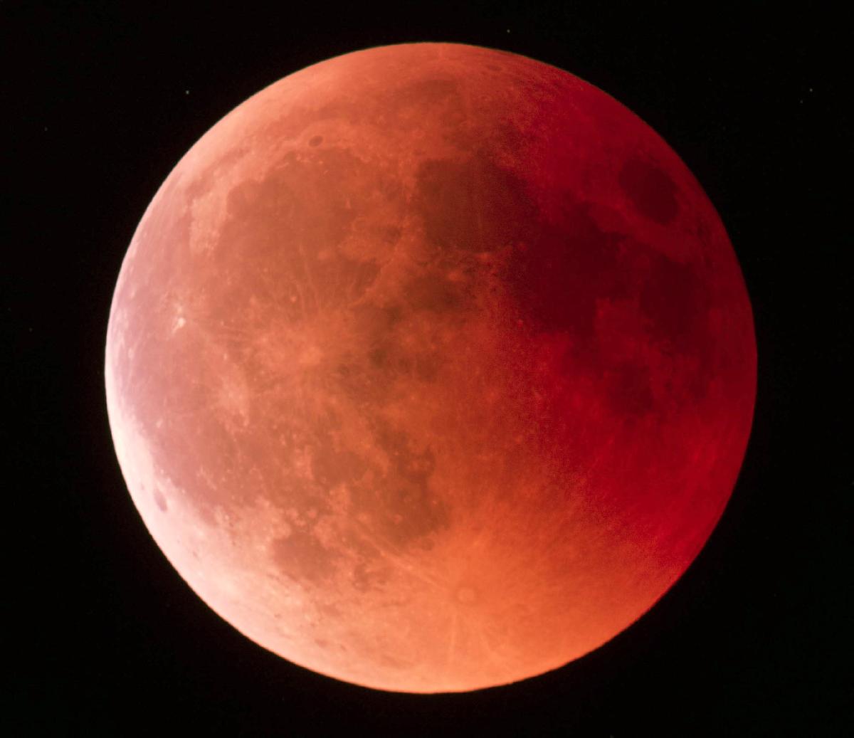 Eclipse de Lune 1 le 27/07/2018 Eclipse de Lune 1 le 27/07/2018