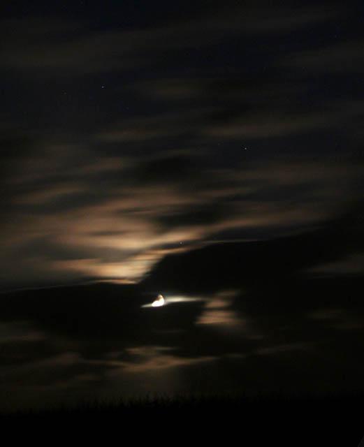 La Lune derrière les nuages 2 La Lune derrière les nuages 2