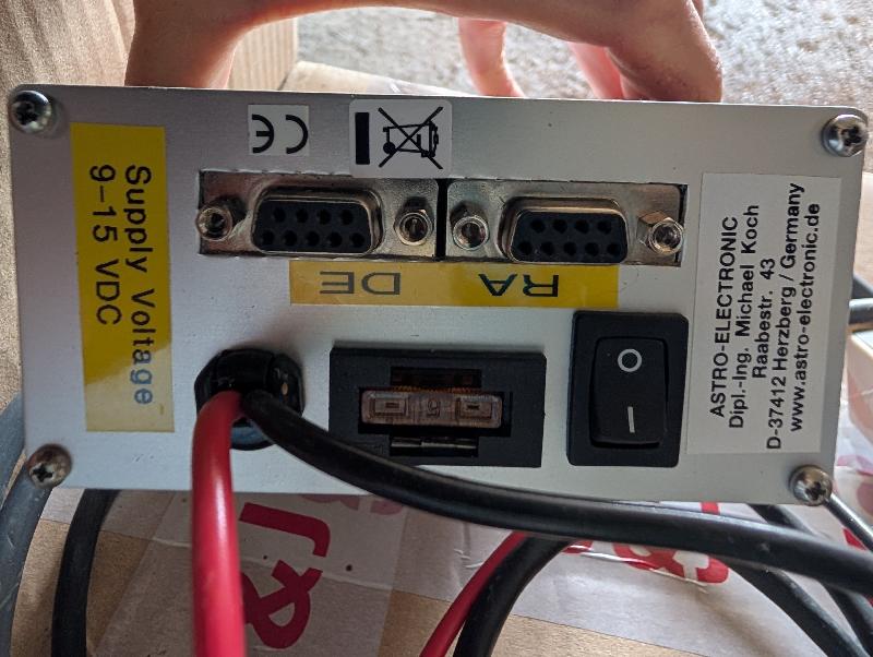 FS2 astro-Electronic FS2 (version 9-15 VDC) accompagné de sa raquette