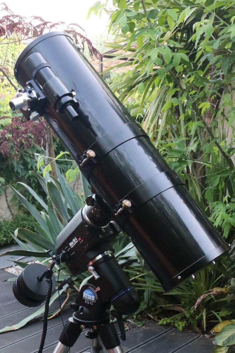 Télescope Orion Optics 200/900