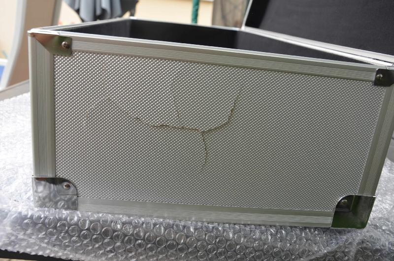 Vends Valise Alu LUNT pour 100mm avec emballage d'origine #6 Vends Valise Alu LUNT pour 100mm avec emballage d'origine #6