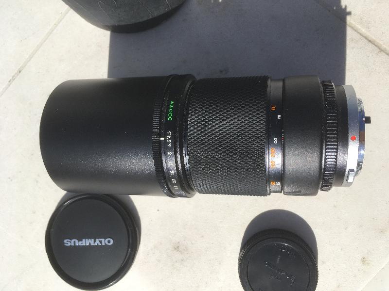 Objectif Zuiko 300 mm f/d 4.5 baïonnette Olympus & Canon Objectif Zuiko 300 mm f/d 4.5 baïonnette Olympus & Canon