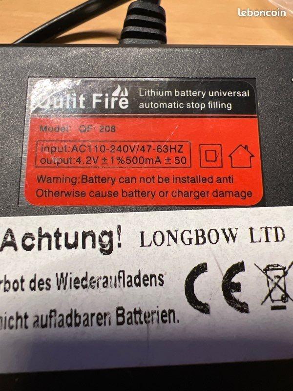 Chargeur et 2 batteries L’ion 16340 3,7V 2800mAh Chargeur et 2 batteries L’ion 16340 3,7V 2800mAh