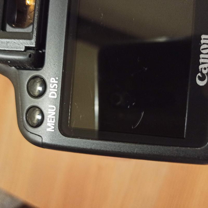 Canon eos 1000D refiltré astrodon Inside
