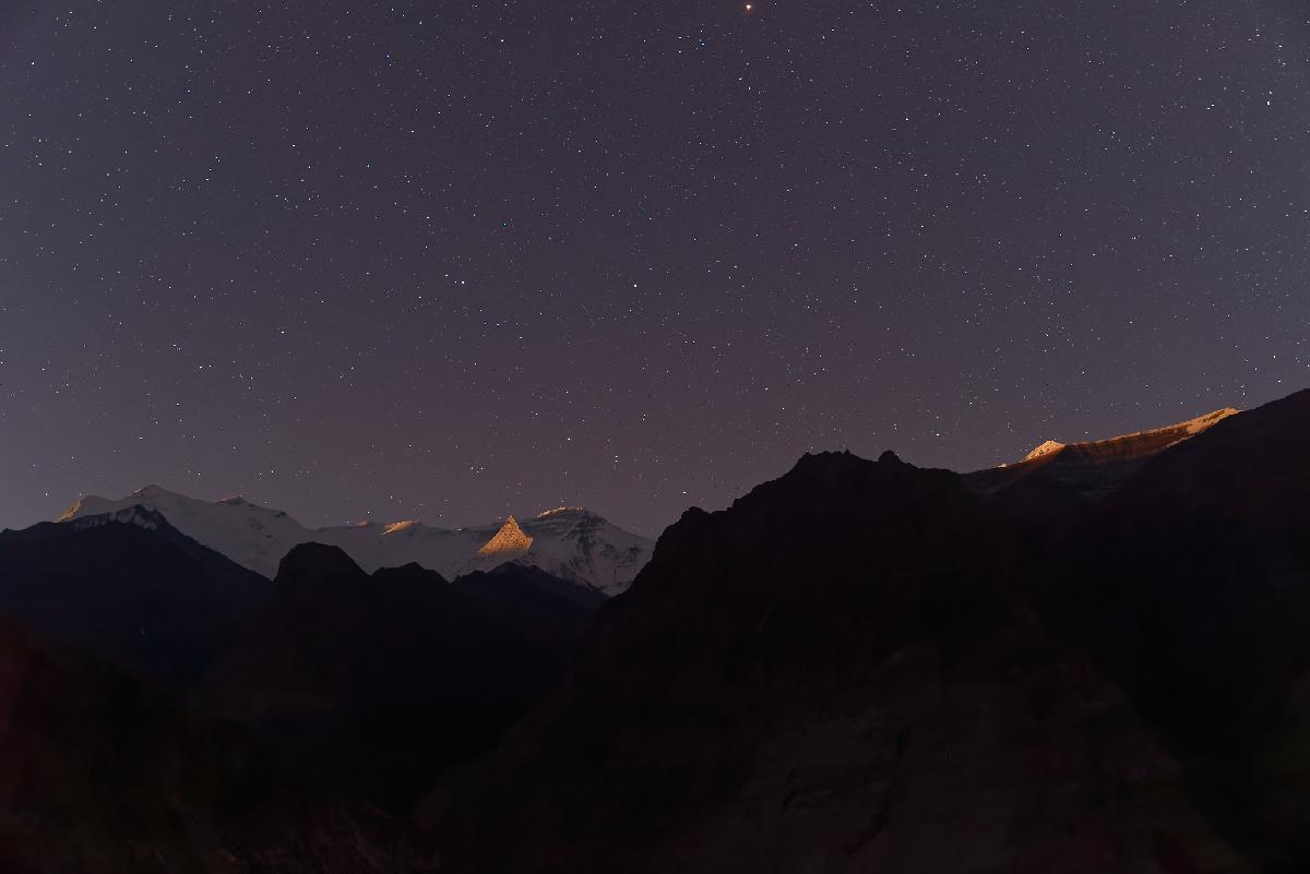 Lever de lune sur l'Himalaya