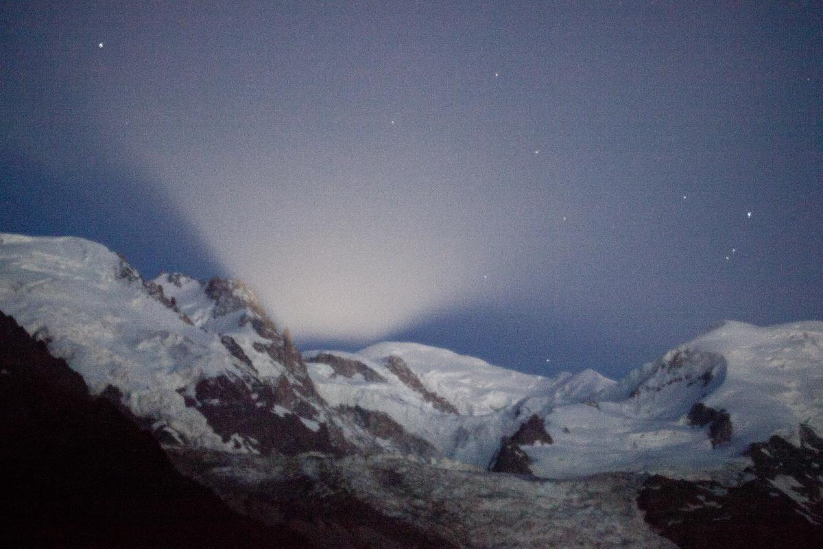 lever de lune sur Mt Blanc lever de lune sur Mt Blanc