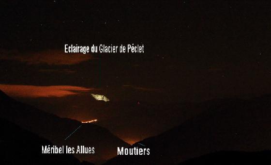 Pollution lumineuse: éclairage d'un glacier Pollution lumineuse: éclairage d'un glacier