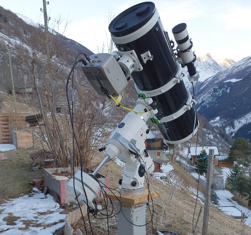 Newton Quattro 200mm f/7