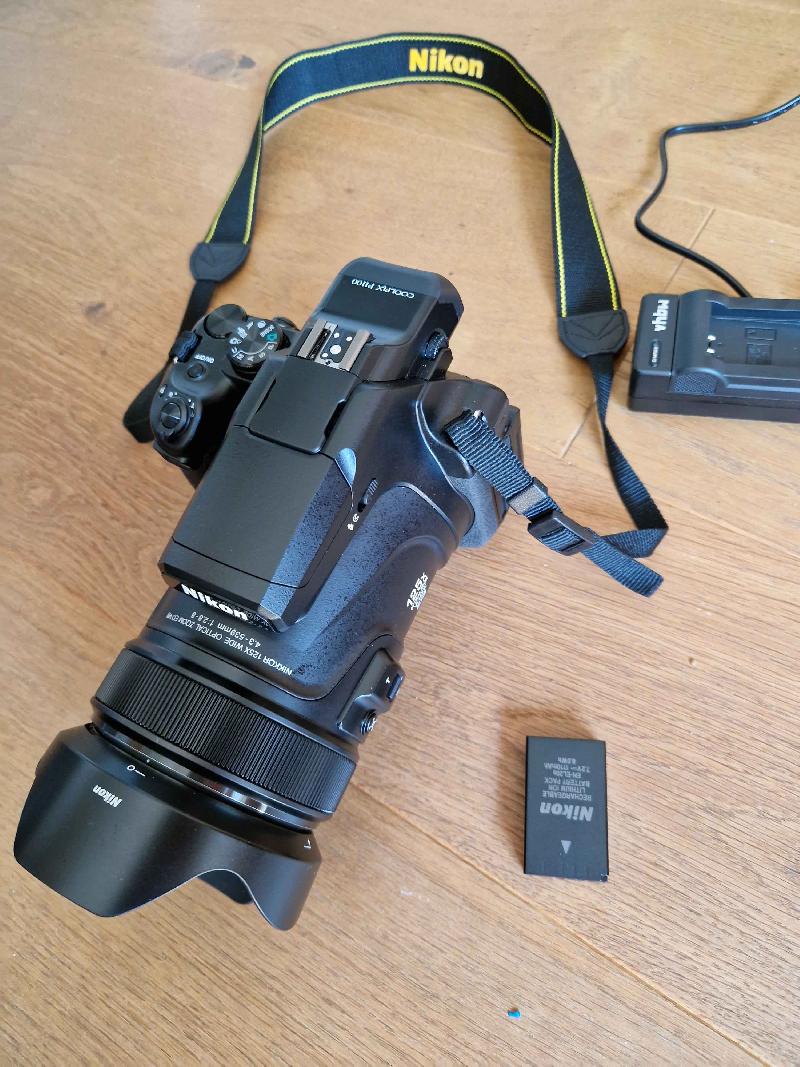 Nikon Coolpix P 1100