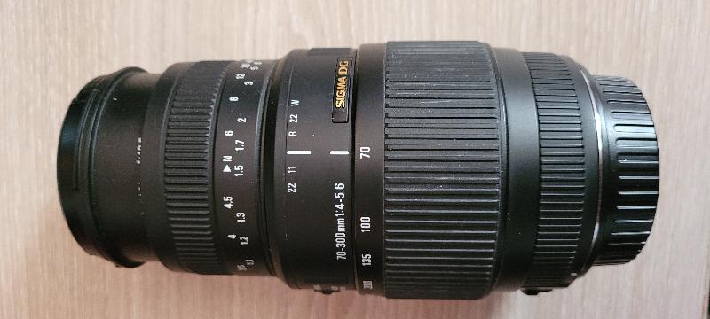 Canon 1100D + Sigma Objectif 70-300 mm F4-5,6 DG Macro