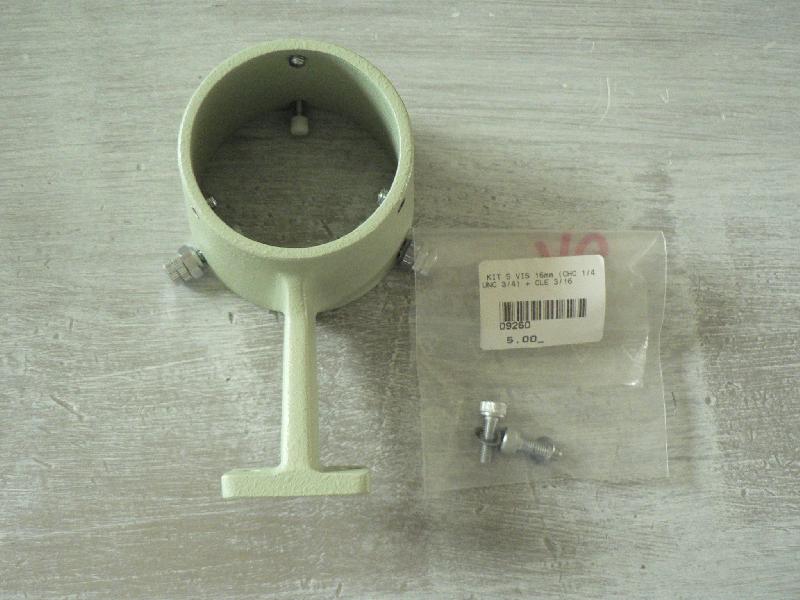Vend support TAKAHASHI pour chercheur 7X50 TAKAHASHI. Vend support TAKAHASHI pour chercheur 7X50 TAKAHASHI.