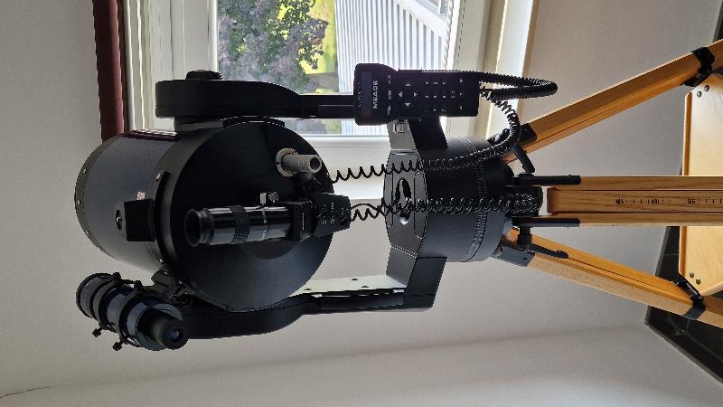 Téléscope Schmidt-Cassegrain GoTo Meade LX90 8" + accessoires Téléscope Schmidt-Cassegrain GoTo Meade LX90 8" + accessoires