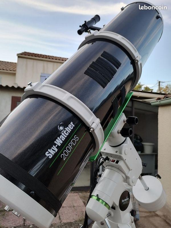 Télescope 200/1000 Skywatcher Black Diamond + accessoires SANS MONTURE Télescope 200/1000 Skywatcher Black Diamond + accessoires SANS MONTURE