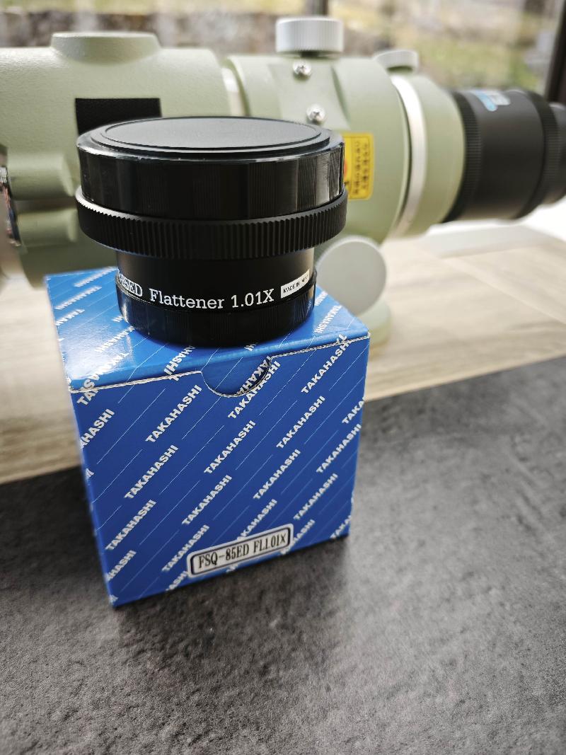 Takahashi FSQ85 EDX avec accessoires