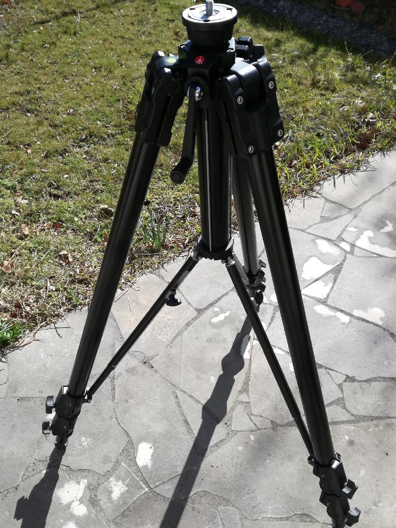 Trépied MANFROTTO 161MK2B (noir)+tête Gitzo G-1570M Trépied MANFROTTO 161MK2B (noir)+tête Gitzo G-1570M