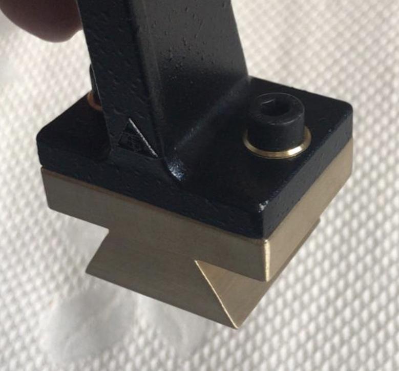 Pièce en laiton pour supports takahashi Pièce en laiton pour supports takahashi