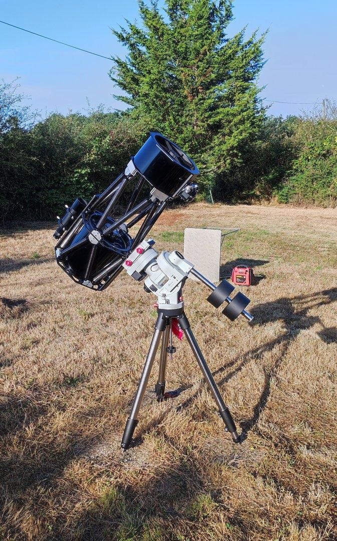 télescope, monture, caméra et accessoires. télescope, monture, caméra et accessoires.