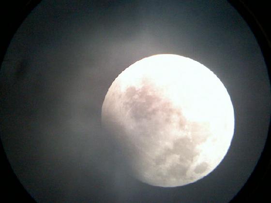 Eclipe nuageuse