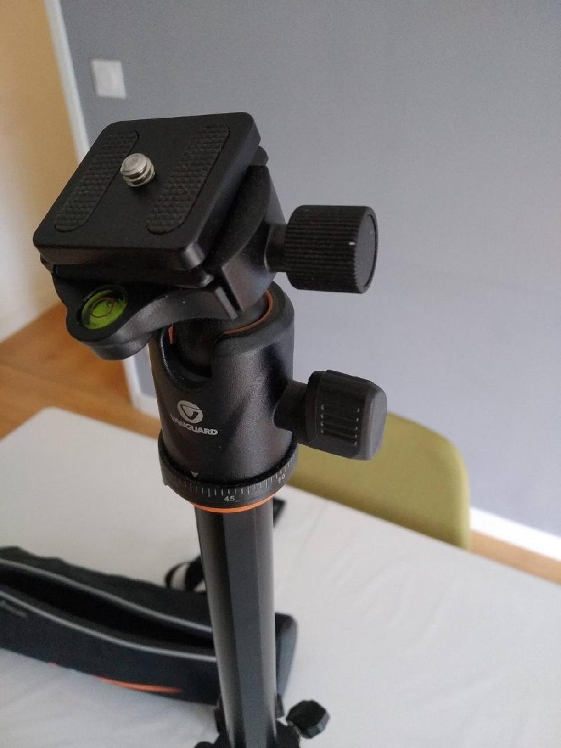 Trépied photo Vanguard VEO 265CB carbone 5 + rotule-ball Trépied photo Vanguard VEO 265CB carbone 5 + rotule-ball
