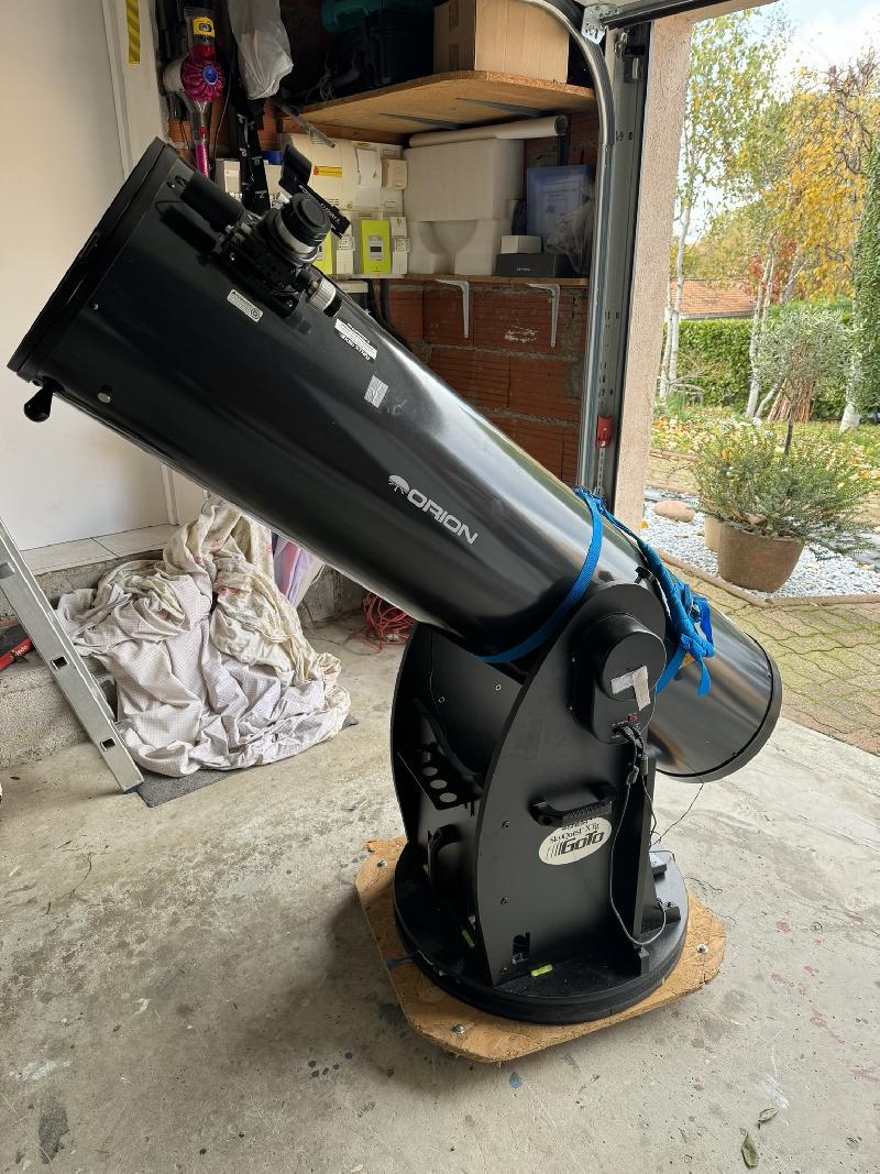 Télescope Dobson Orion 305/1500 SkyQuest XT12 Goto + malette occulaires et caméra Télescope Dobson Orion 305/1500 SkyQuest XT12 Goto + malette occulaires et caméra