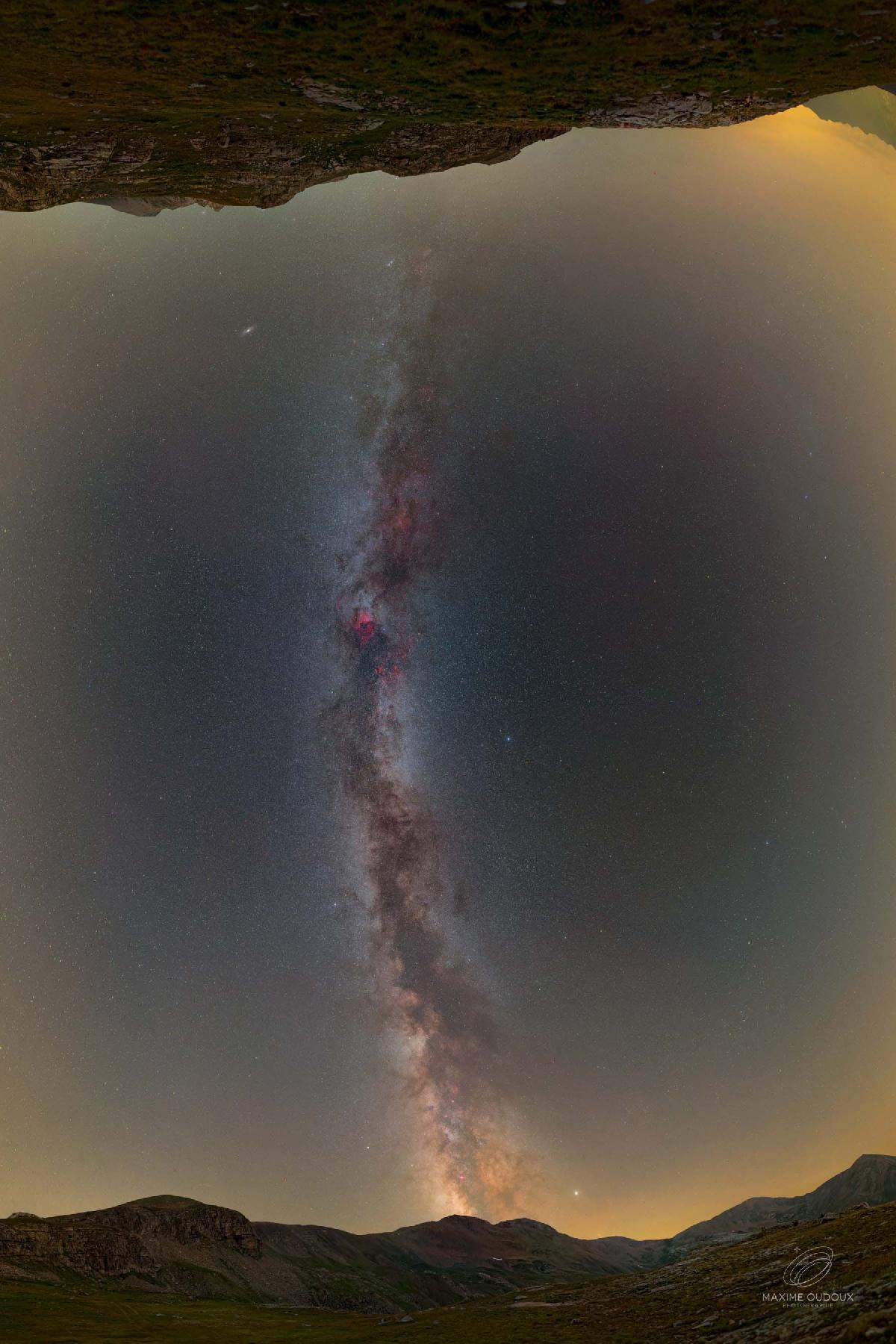 D’un horizon à un autre : Panoramique vertical de la Voie Lactée