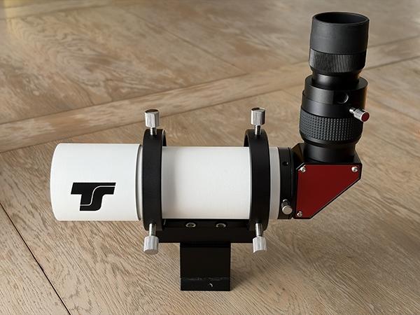 Chercheur coudé TS-Optics + oculaire réticulé