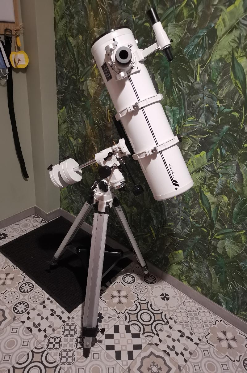 Monture neq3. 2, tube Perl 150/750, oculaire TMB 6mm Monture neq3. 2, tube Perl 150/750, oculaire TMB 6mm