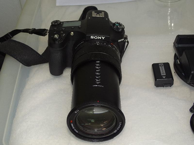 Sony RX10 III Sony RX10 III