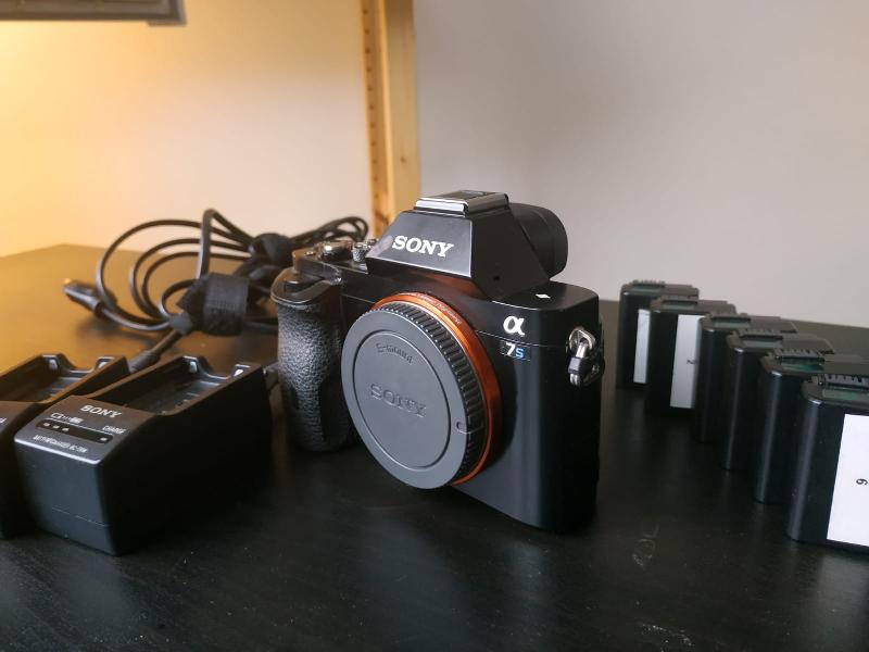 Vends Sony A7S - nu - 850€ Vends Sony A7S - nu - 850€