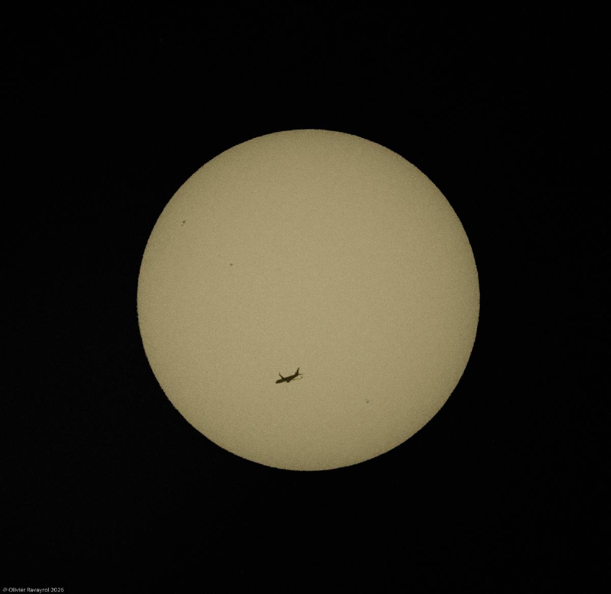 Avion devant le soleil Avion devant le soleil