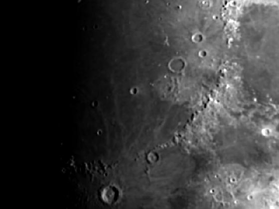 Lune- les Apennins et les monts Caucasus Lune- les Apennins et les monts Caucasus