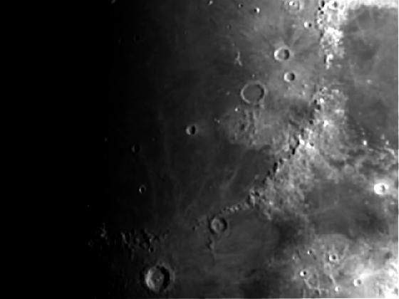 Lune- les Apennins et les monts Caucasus- variante avec ondelettes Lune- les Apennins et les monts Caucasus- variante avec ondelettes