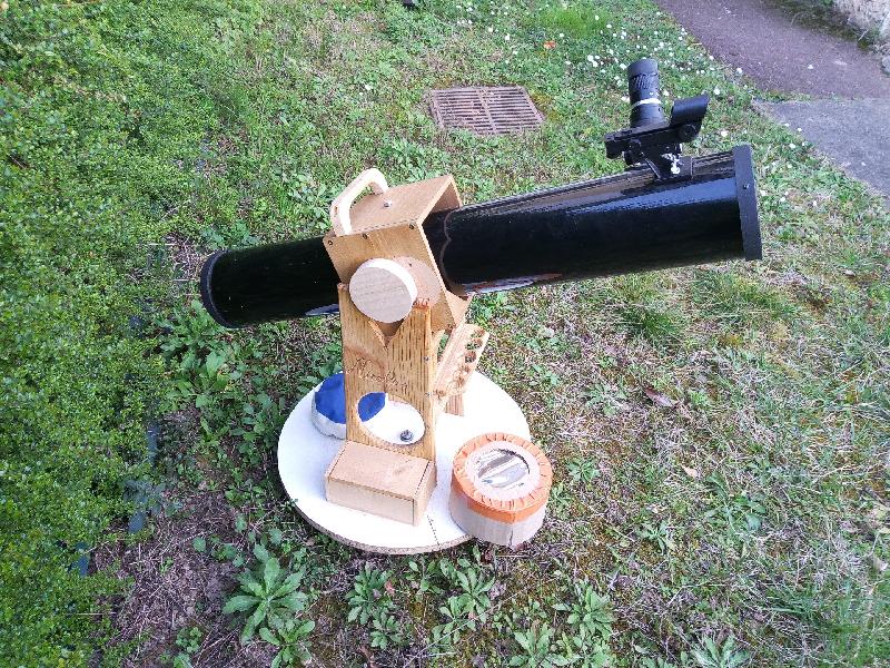 114*900, base dobson maison, chercheur poit rouge, filtre solaire, oculaire zoom 21-9