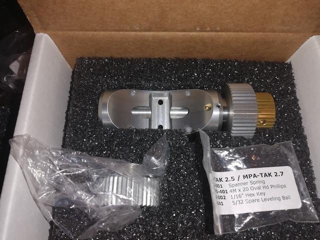 Dispositif de mise au point micrométrique pour Takahashi TAK 2,7 " (TRF 102) Starlight Instruments