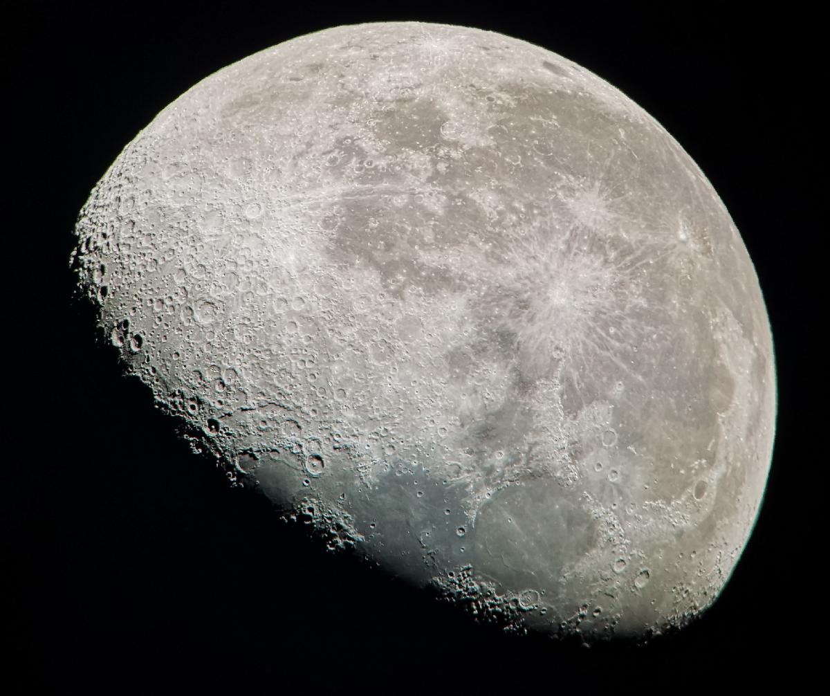 Lune gibbeuse du 24 février 2019 à 4h06 Lune gibbeuse du 24 février 2019 à 4h06