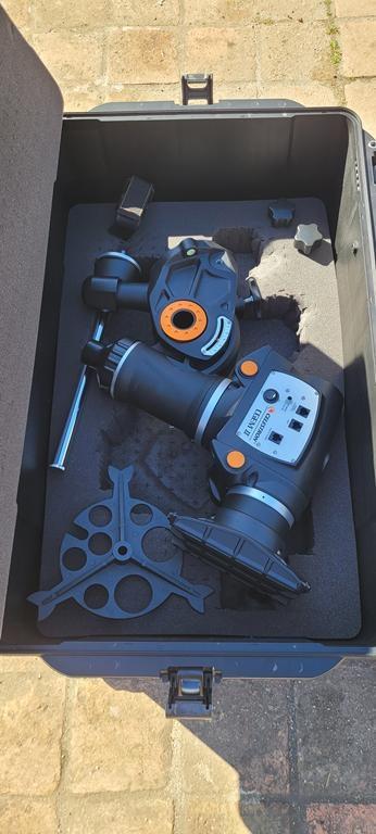 monture CELESTRON CGEM 2 avec valises de transport