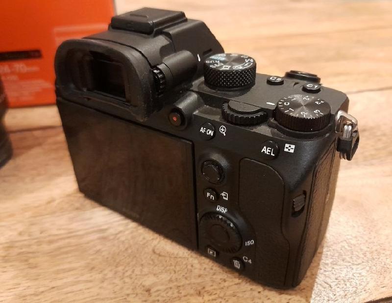 Sony Alpha 7 III + Objectif Zeiss Sony Alpha 7 III + Objectif Zeiss
