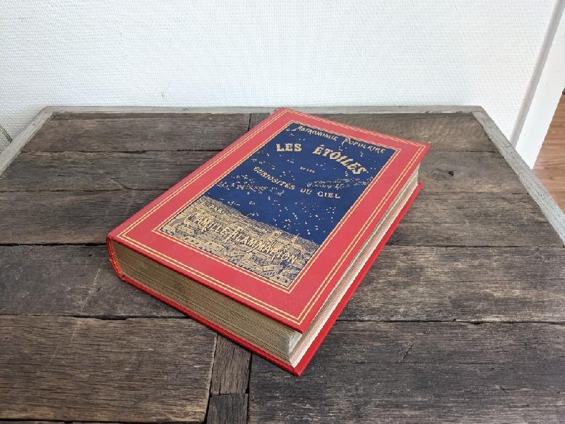 Livre "Les Etoiles et les curiosités du ciel"  de Camille Flammarion
