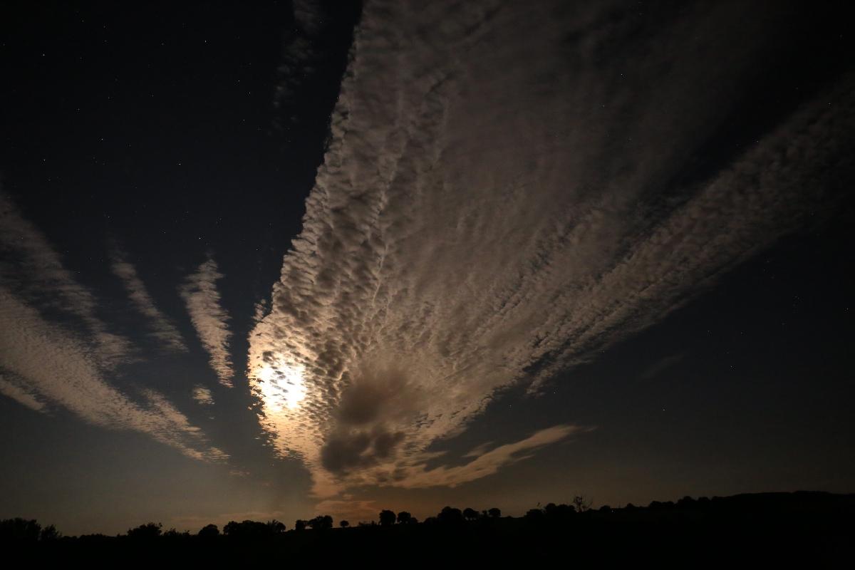 La Lune sous le nuage La Lune sous le nuage