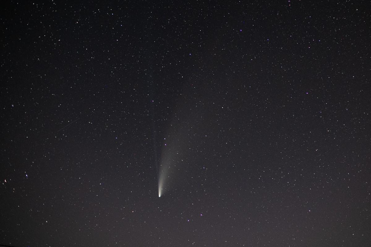 Neowise Canon 6D sur pied photo Neowise Canon 6D sur pied photo