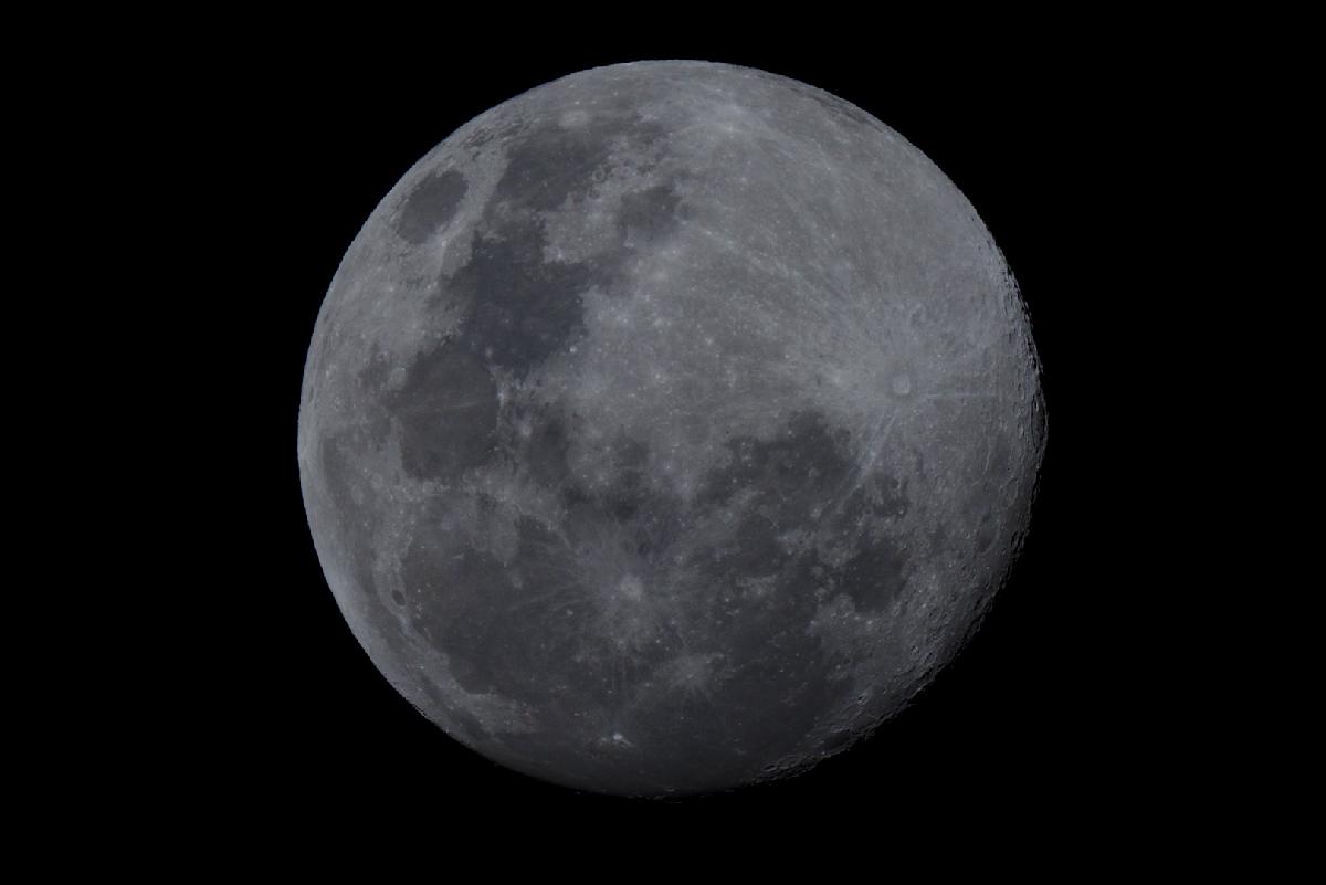 Lune premiers tests.