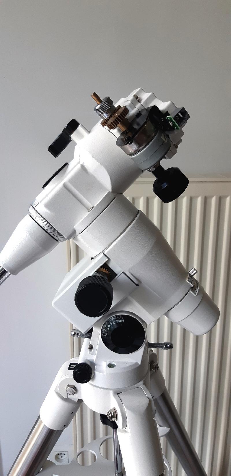 Télescope Sky-Watcher 200/1000 Black Diamond sur EQ5 motorisée Télescope Sky-Watcher 200/1000 Black Diamond sur EQ5 motorisée