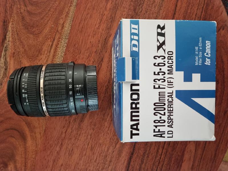 Objectif Tamron AF 18-200 F/3.5-6.3 pour Canon Casi neuf Objectif Tamron AF 18-200 F/3.5-6.3 pour Canon Casi neuf