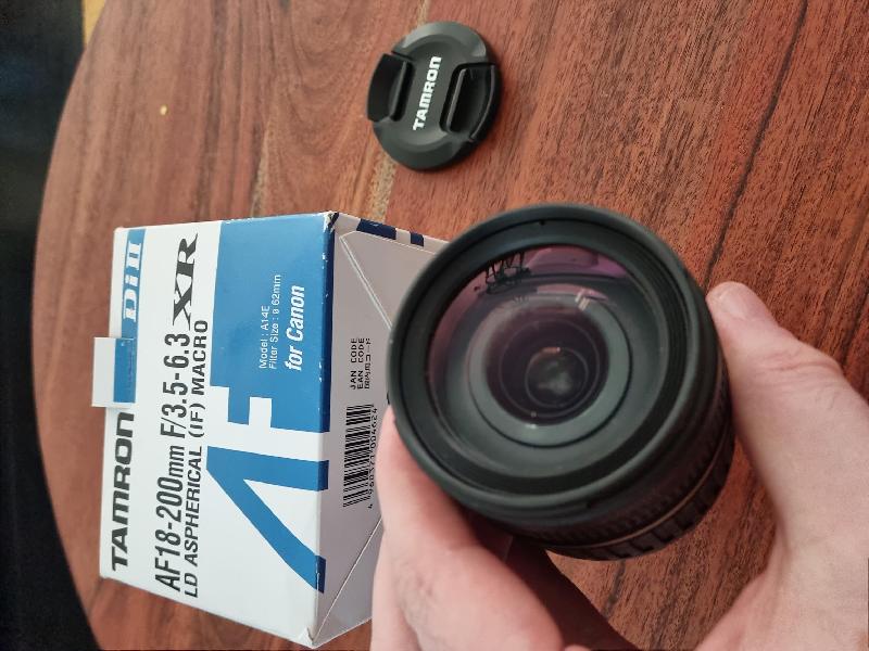 Objectif Tamron AF 18-200 F/3.5-6.3 pour Canon Casi neuf Objectif Tamron AF 18-200 F/3.5-6.3 pour Canon Casi neuf