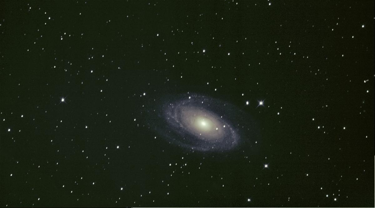 M81 à Nexon (87)dans un ciel d'hiver limpide . M81 à Nexon (87)dans un ciel d'hiver limpide .