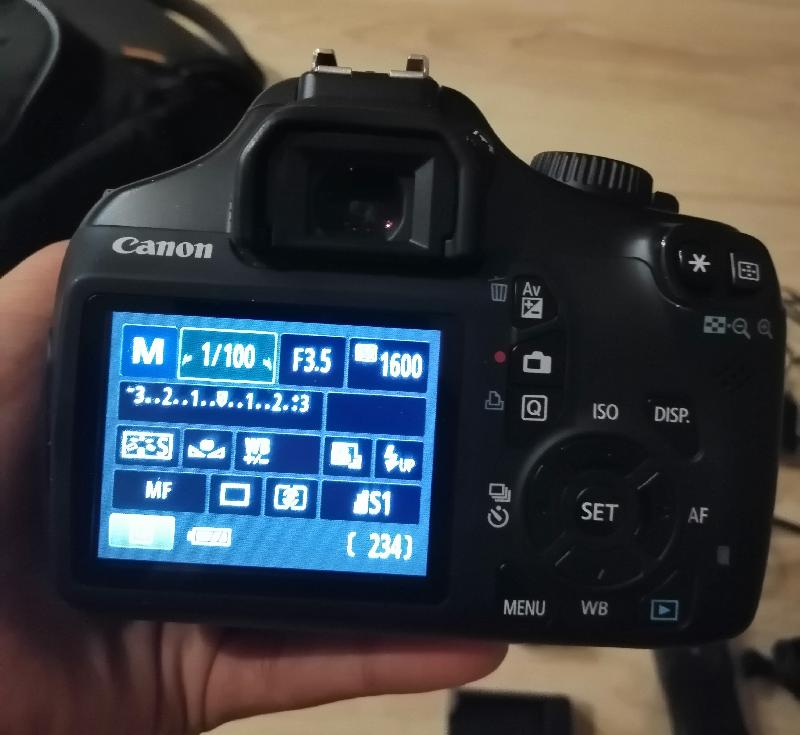 Canon 1100D + accessoires